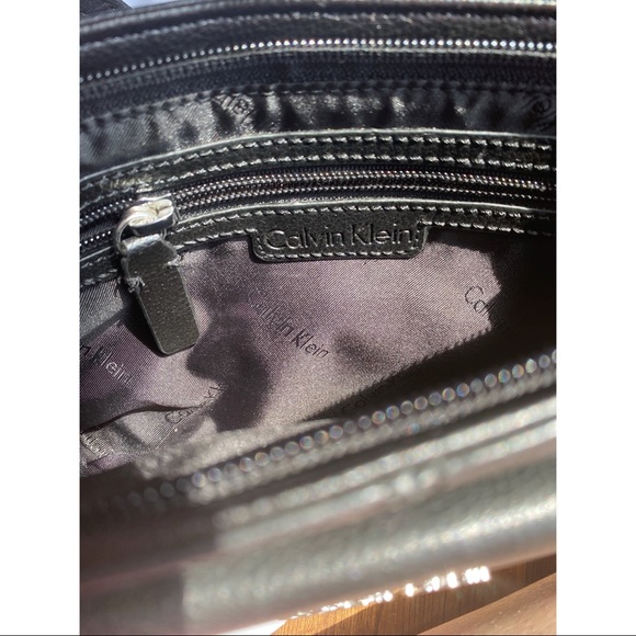 Black Calvin Klein Bag - Picture 3 of 3